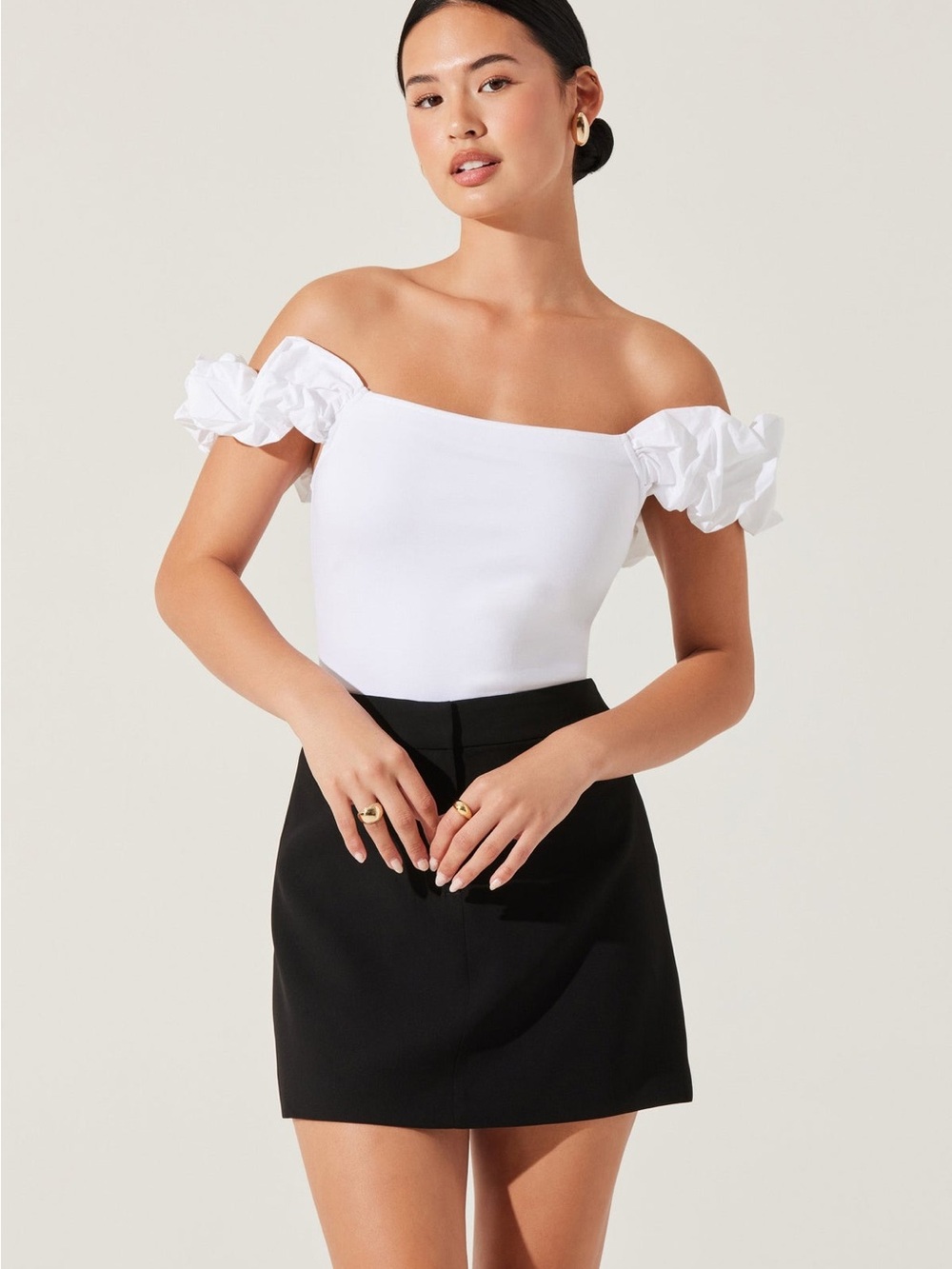 Astr the Label Hoda off Shoulder Top